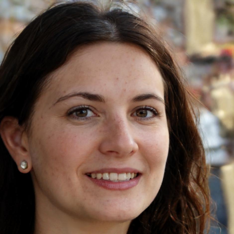 Erfolgreiche Absolventin Sarah